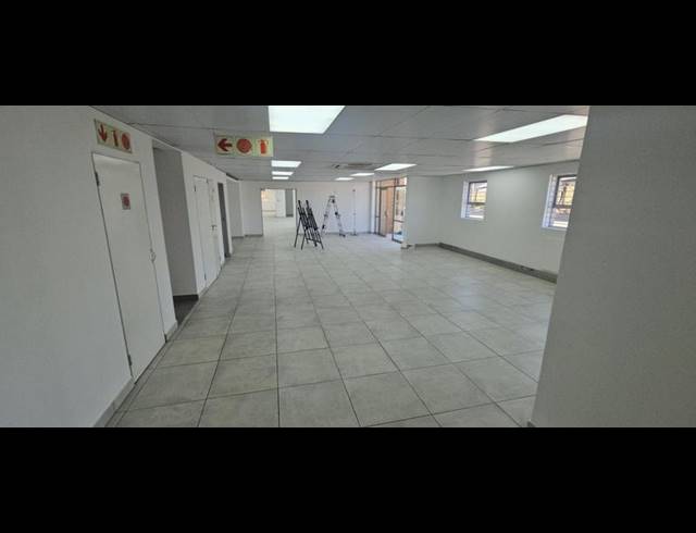 BUSINESS PROPERTY TO RENT IN HALFWAY GARDENS